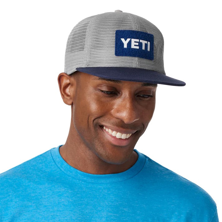 YETI Logo Flat Brim Hat - Grey