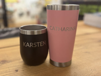Graveret YETI wine tumbler og tumbler med navnene Karsten og Catharina